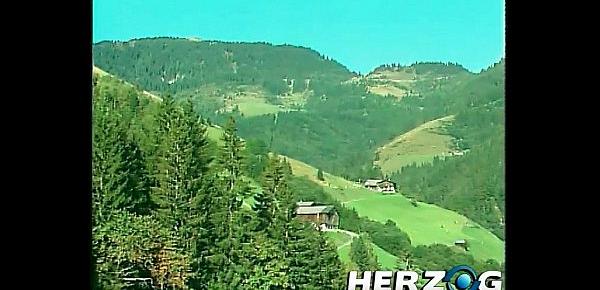  HerzogVideos Im Wald und auf der Heidi